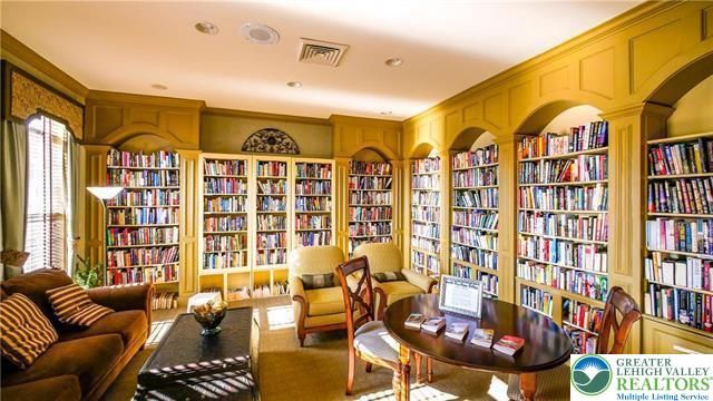 13 Devonshire Drive, Palmer Twp, PA 18045