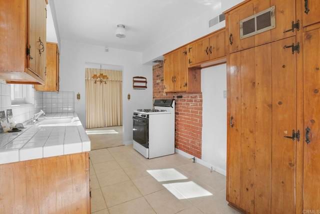 1003 MANCHESTER, National City, CA 91950