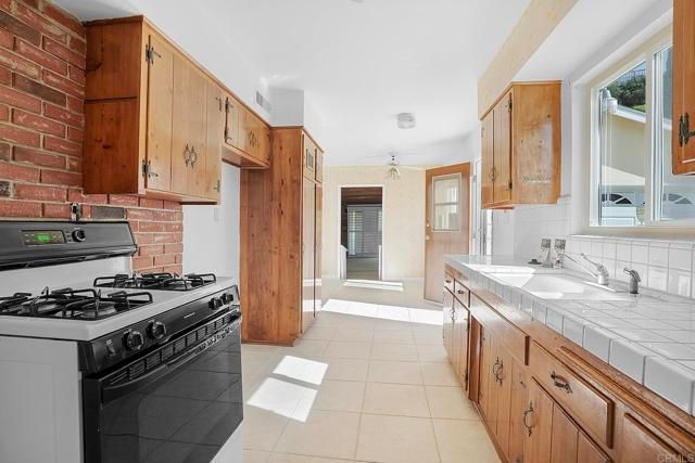 1003 MANCHESTER, National City, CA 91950