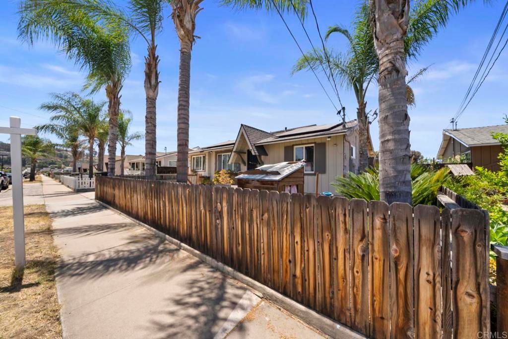 Image 26 of property listing at 826 Ellen Lane, El Cajon, CA 92019
