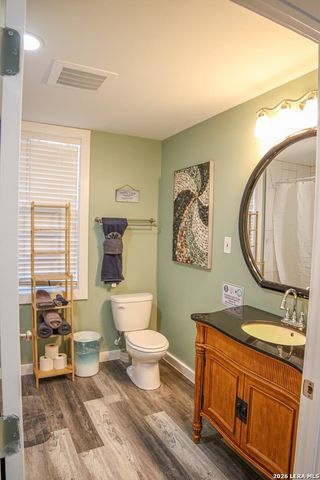 1030 Sir Galahad, Canyon Lake, TX 78133