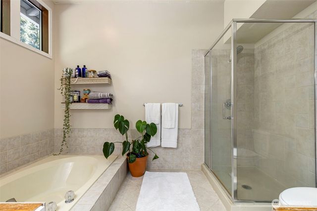 14205 Crown Point Place NW, Silverdale, WA 98383