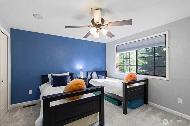 14205 Crown Point Place NW, Silverdale, WA 98383