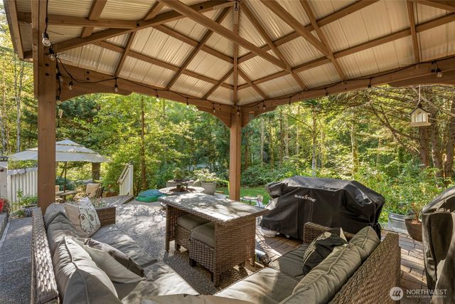 14205 Crown Point Place NW, Silverdale, WA 98383