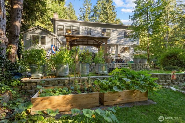 14205 Crown Point Place NW, Silverdale, WA 98383