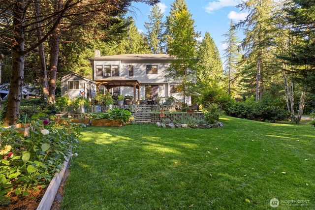 14205 Crown Point Place NW, Silverdale, WA 98383