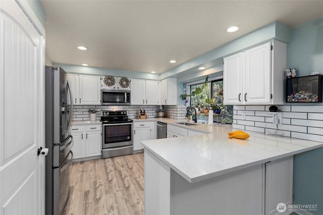 14205 Crown Point Place NW, Silverdale, WA 98383