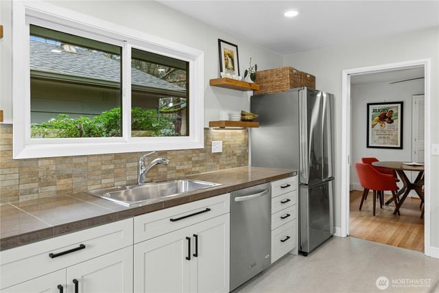 21214 96th Avenue W, Edmonds, WA 98020