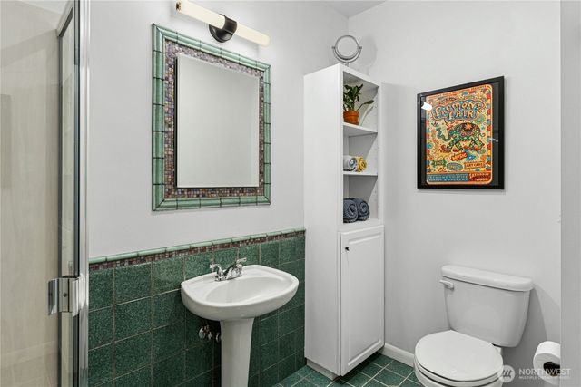 21214 96th Avenue W, Edmonds, WA 98020