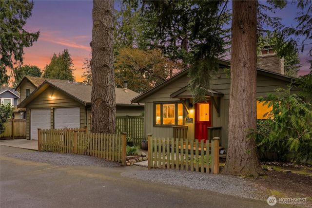 21214 96th Avenue W, Edmonds, WA 98020