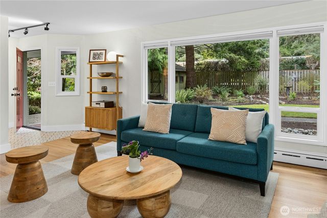 21214 96th Avenue W, Edmonds, WA 98020