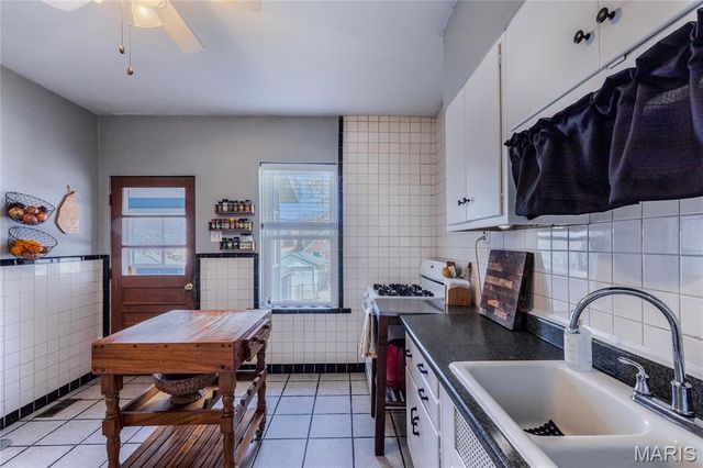 6065 Wanda Avenue, St Louis, MO 63116