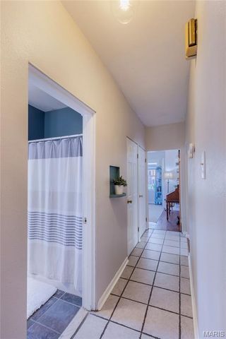 6065 Wanda Avenue, St Louis, MO 63116