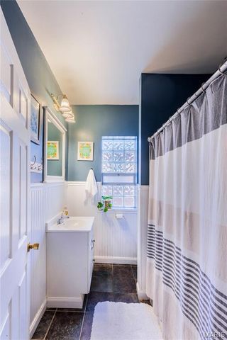 6065 Wanda Avenue, St Louis, MO 63116