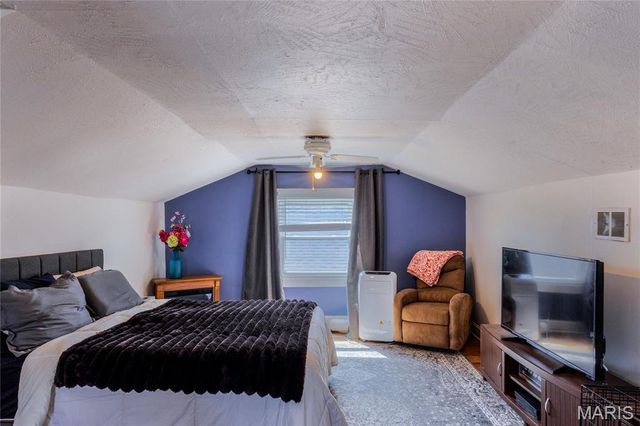 6065 Wanda Avenue, St Louis, MO 63116