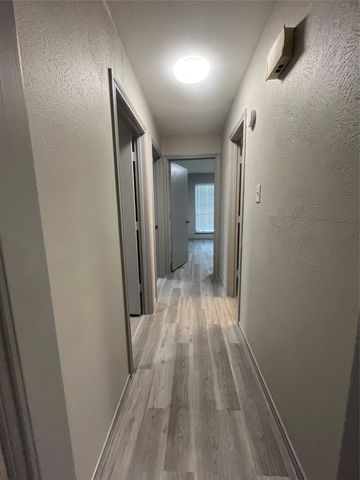 826 Skyline Drive, Duncanville, TX 75116