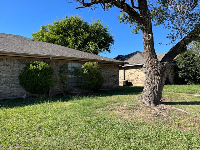 826 Skyline Drive, Duncanville, TX 75116