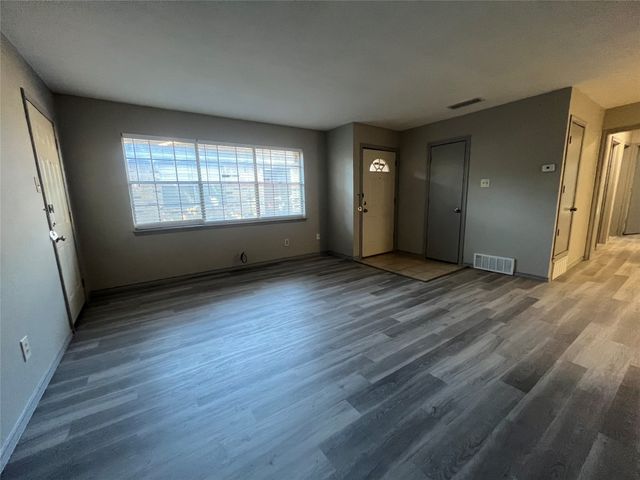 826 Skyline Drive, Duncanville, TX 75116