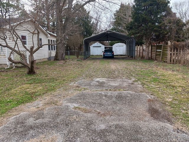 60405 E 252 Lane, Grove, OK 74344