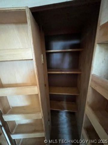 60405 E 252 Lane, Grove, OK 74344