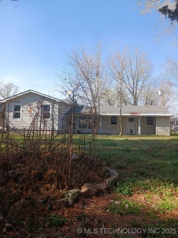 60405 E 252 Lane, Grove, OK 74344