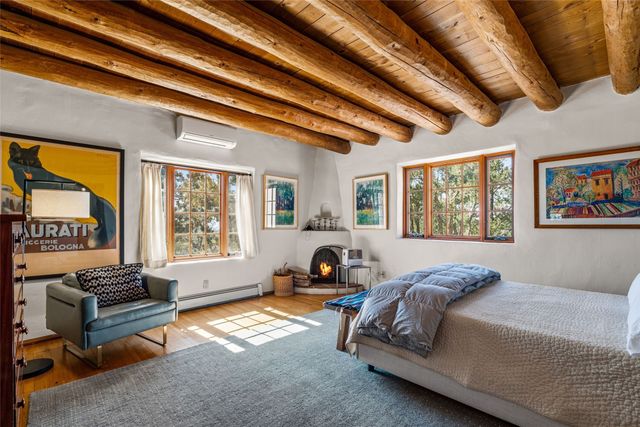 1057 Camino Manana, Santa Fe, NM 87501