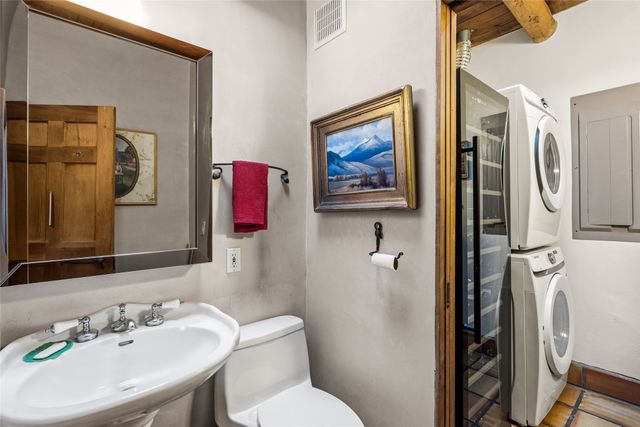 1057 Camino Manana, Santa Fe, NM 87501