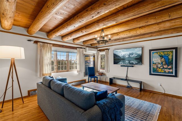 1057 Camino Manana, Santa Fe, NM 87501