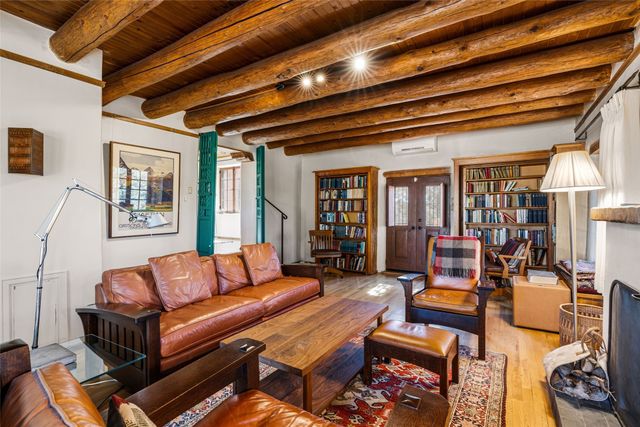 1057 Camino Manana, Santa Fe, NM 87501