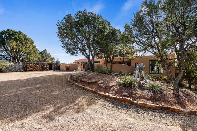 1057 Camino Manana, Santa Fe, NM 87501