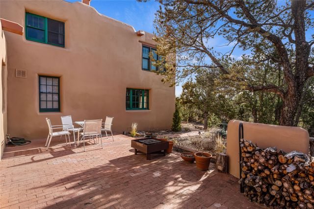 1057 Camino Manana, Santa Fe, NM 87501