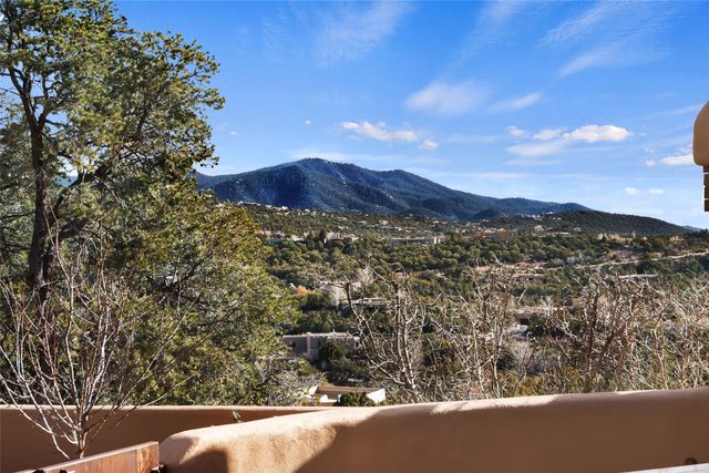 1057 Camino Manana, Santa Fe, NM 87501