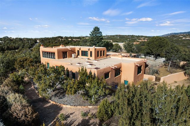 1057 Camino Manana, Santa Fe, NM 87501