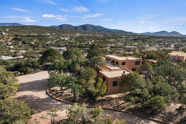 1057 Camino Manana, Santa Fe, NM 87501