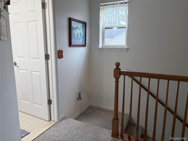 490 Cove View Drive, Waterford Charter Township, MI 48327