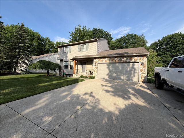 490 Cove View Drive, Waterford Charter Township, MI 48327