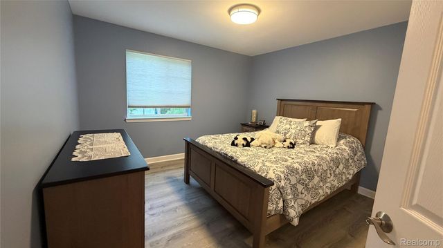490 Cove View Drive, Waterford Charter Township, MI 48327