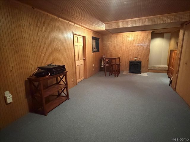 490 Cove View Drive, Waterford Charter Township, MI 48327