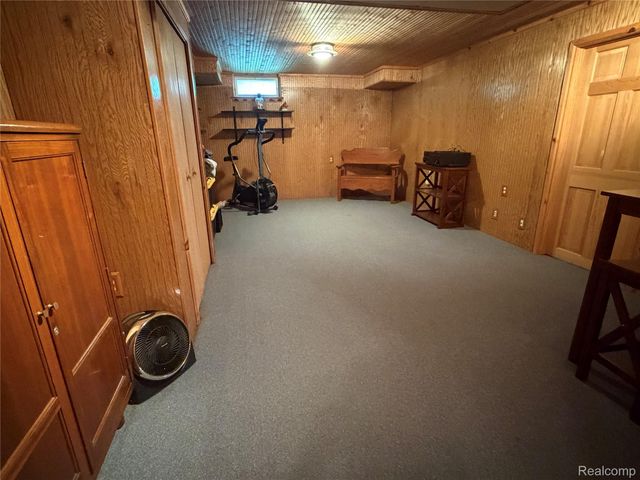 490 Cove View Drive, Waterford Charter Township, MI 48327
