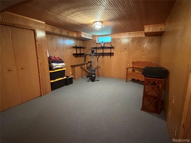 490 Cove View Drive, Waterford Charter Township, MI 48327