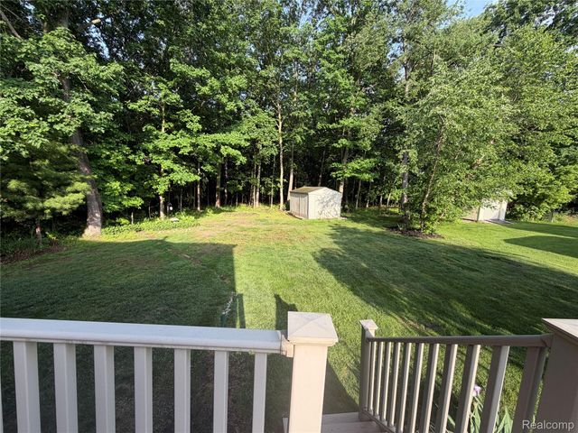 490 Cove View Drive, Waterford Charter Township, MI 48327