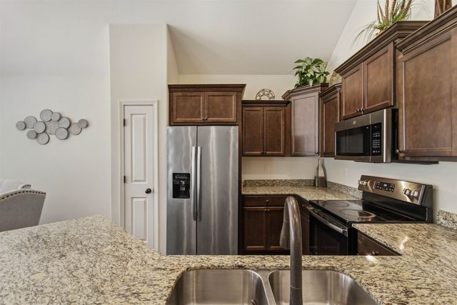 4996 GRANITE CREEK RD, Memphis, TN 38125