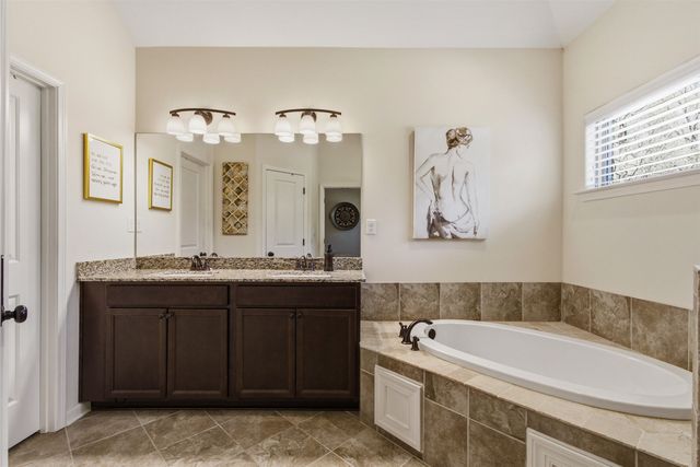 4996 GRANITE CREEK RD, Memphis, TN 38125