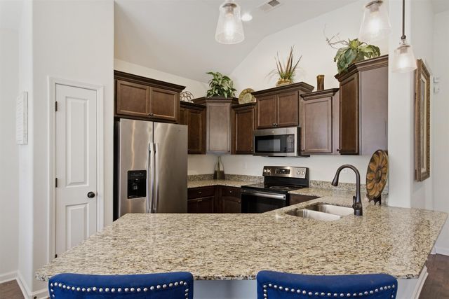 4996 GRANITE CREEK RD, Memphis, TN 38125