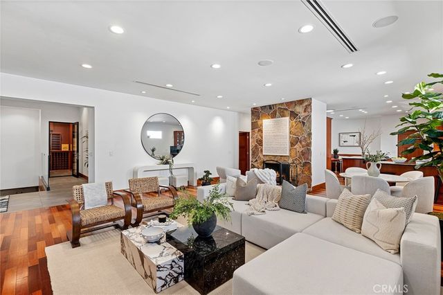 450 Cabrillo, Costa Mesa, CA 92627