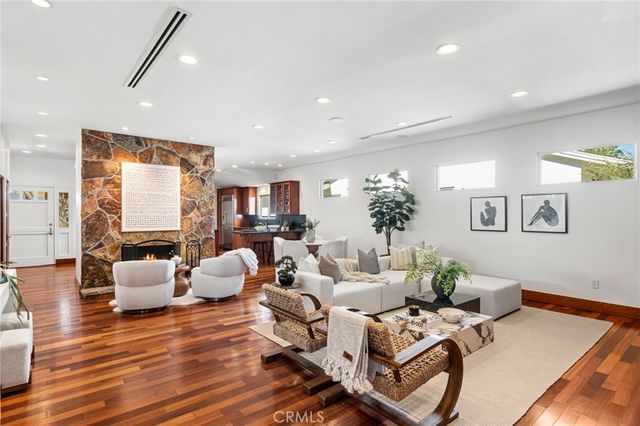 450 Cabrillo, Costa Mesa, CA 92627