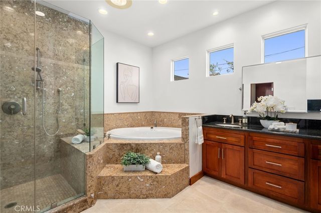 450 Cabrillo, Costa Mesa, CA 92627