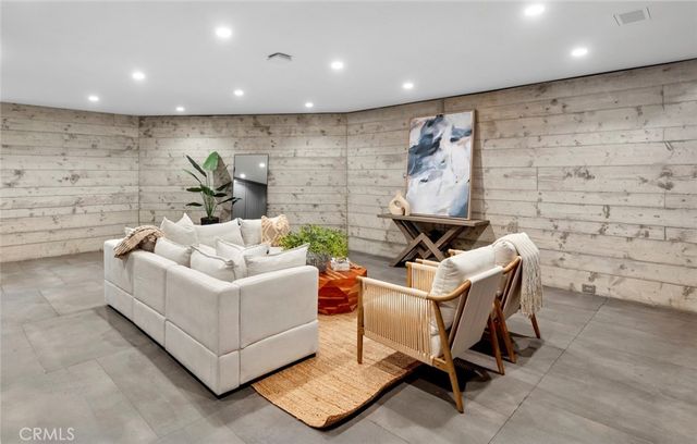 450 Cabrillo, Costa Mesa, CA 92627