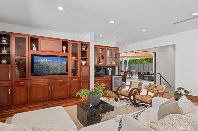 450 Cabrillo, Costa Mesa, CA 92627