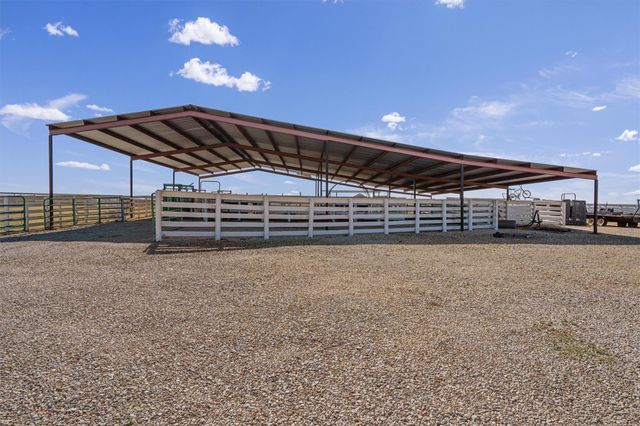5300A County Road 424, Taylor, TX 76574
